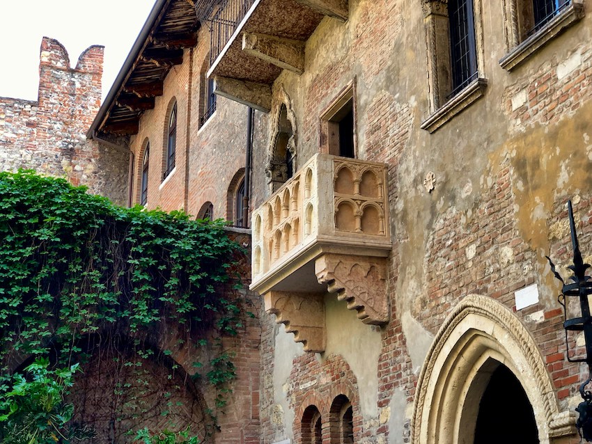 The Magic of Opera in Verona Italy A Must for Music Lovers Balcone di Romeo Giulietta Verona